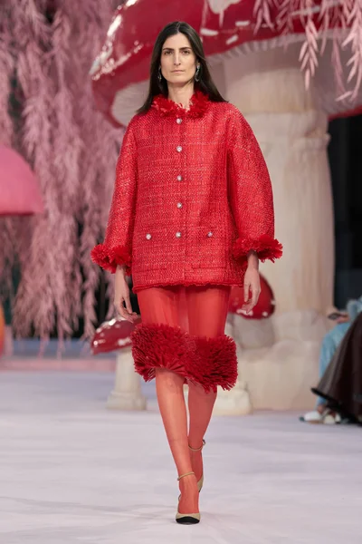 Look 28